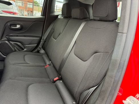 Used 2023 Jeep Renegade Latitude AWD/4WD image 24