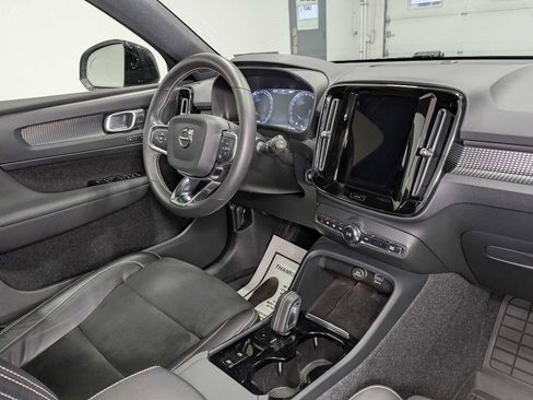 Used 2021 Volvo XC40 T5 R-Design w/ Advanced Package image 43