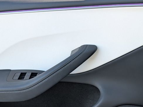 Used 2024 Tesla Model 3 Standard Range image 25