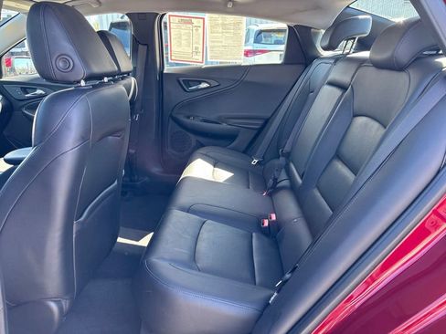 Used 2018 Chevrolet Malibu LT w/ Leather Package FWD image 16
