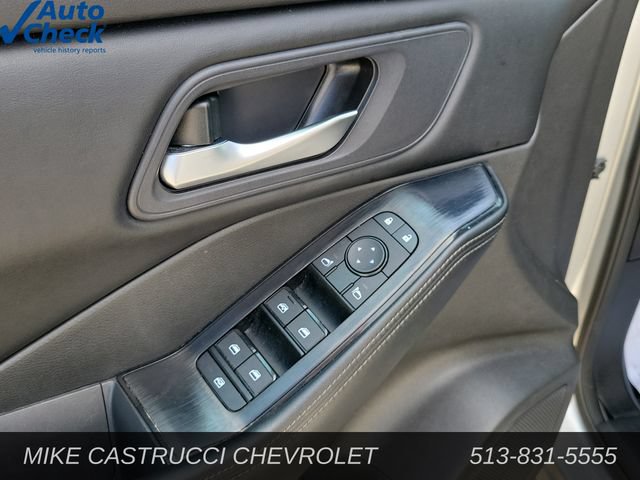 Used 2024 Nissan Rogue SV AWD/4WD image 18