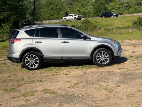 Used 2017 Toyota RAV4 Limited image 6