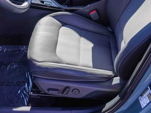 Certified 2023 Kia Niro EX image 21