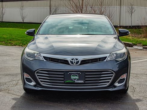 Used 2013 Toyota Avalon XLE image 2