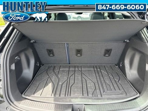 Used 2023 Chevrolet Bolt EUV Premier w/ Sun & Sound Package FWD image 9