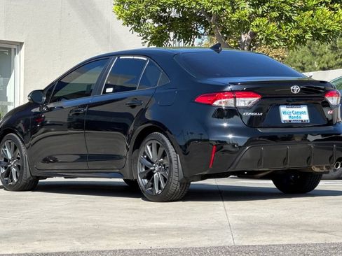 Used 2024 Toyota Corolla SE FWD image 3