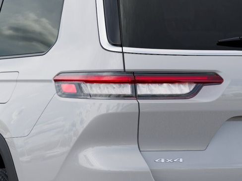 New 2026 Jeep Grand Cherokee L Limited AWD/4WD image 9