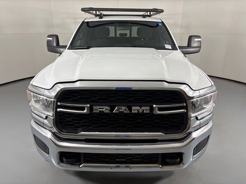 Used 2024 RAM 2500 Tradesman w/ Chrome Appearance Group RWD image 3