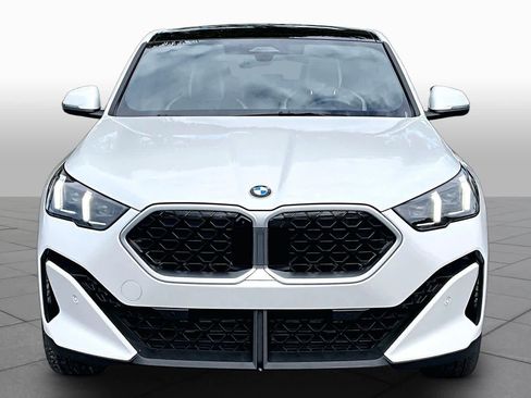Used 2025 BMW X2 xDrive28i AWD/4WD image 4