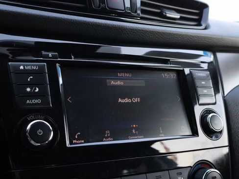 Used 2022 Nissan Rogue Sport S image 32