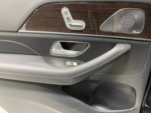 Used 2024 Mercedes-Benz GLS 450 4MATIC image 24