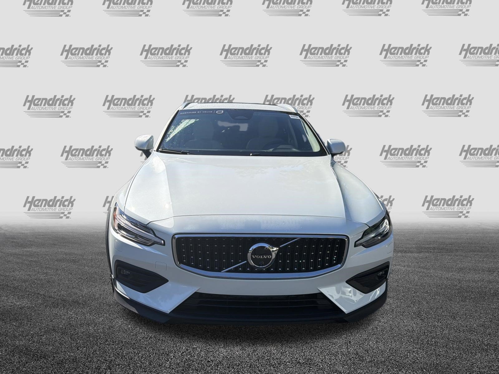 Certified 2026 Volvo V60 B5 Cross Country Plus w/ Climate Package AWD/4WD image 3