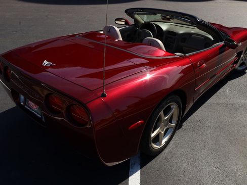 Used 2003 Chevrolet Corvette Convertible w/ Preferred Equipment Group1 RWD image 19