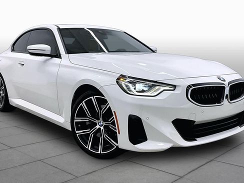 Used 2024 BMW 230i Coupe w/ Premium Package RWD image 3