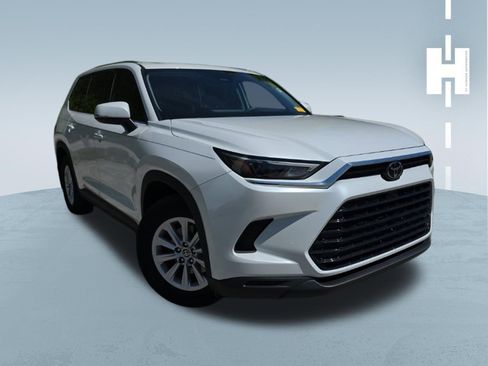 Used 2024 Toyota Grand Highlander XLE image 1