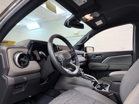Used 2024 Chevrolet Colorado ZR2 w/ Safety Package AWD/4WD image 15