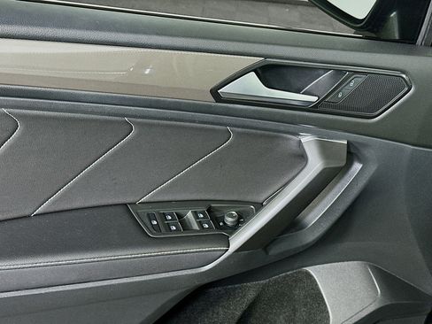 Used 2022 Volkswagen Tiguan SE image 15