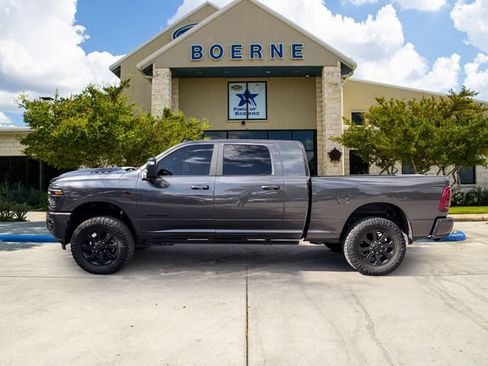 Used 2025 RAM 2500 Laramie AWD/4WD image 2