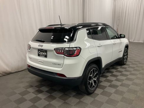 Used 2025 Jeep Compass Limited image 3