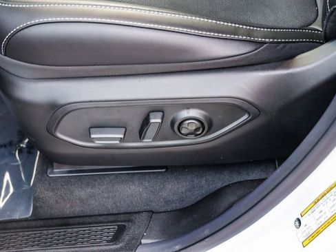 New 2025 Jeep Grand Cherokee Altitude image 22