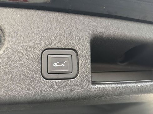 Used 2024 Chevrolet Equinox LT FWD image 32