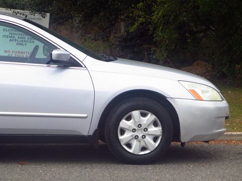 Used 2004 Honda Accord LX image 23