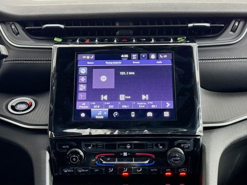 New 2025 Jeep Grand Cherokee L Laredo image 25