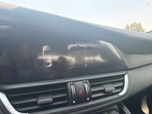 Used 2018 Alfa Romeo Giulia RWD image 30