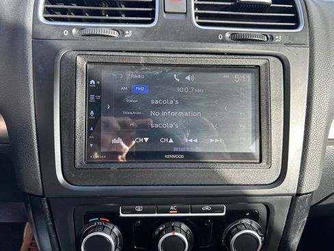 Used 2010 Volkswagen Golf 4-Door image 13