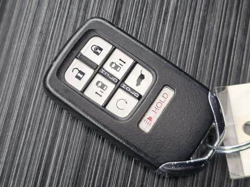 Certified 2024 Honda Odyssey EX-L image 32