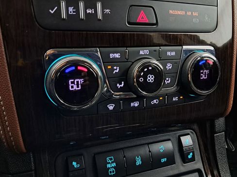 Used 2015 Chevrolet Traverse LT image 15