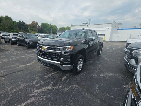 New 2026 Chevrolet Silverado 1500 LT w/ Z71 Off-Road Package AWD/4WD image 3