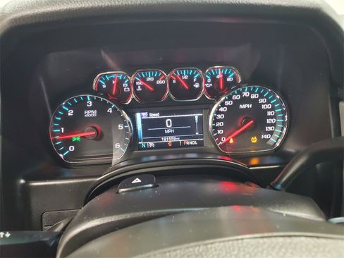 Used 2019 Chevrolet Suburban LT w/ Max Trailering Package image 17