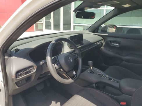 Used 2024 Honda HR-V Sport image 2