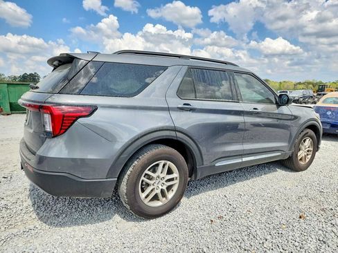 Used 2025 Ford Explorer Active w/ Active Comfort Package RWD image 3