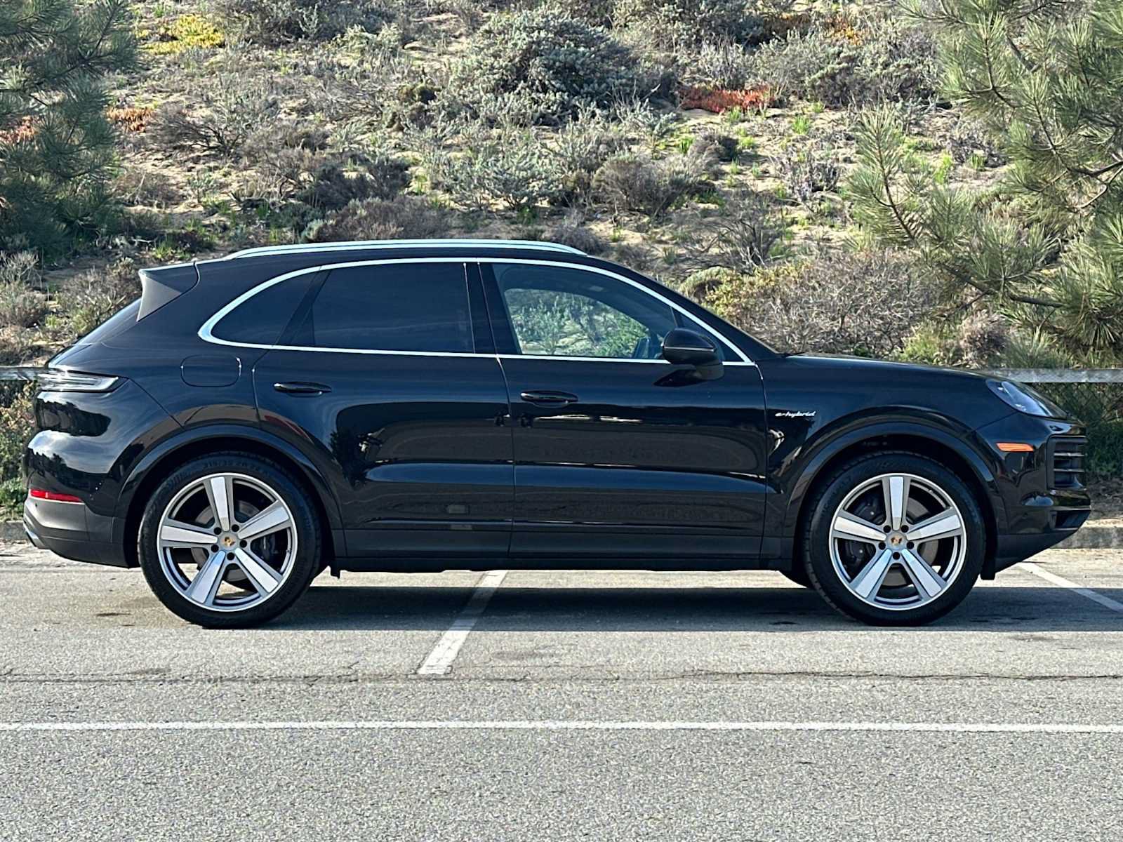 Certified 2024 Porsche Cayenne AWD/4WD image 9