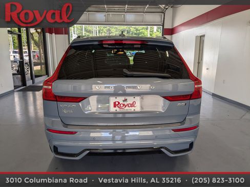 Certified 2024 Volvo XC60 B5 Plus w/ Protection Package Premier AWD/4WD image 3