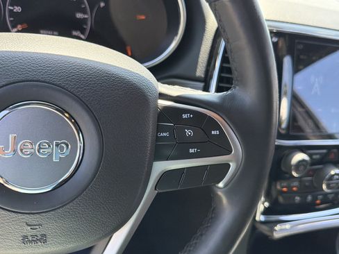 Used 2019 Jeep Grand Cherokee Limited AWD/4WD image 18