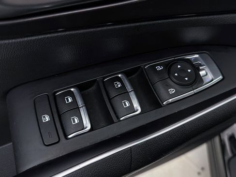 Used 2022 Kia Sorento LX image 16