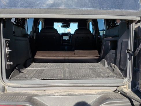 Used 2021 Ford Bronco Black Diamond w/ Sasquatch Package image 41