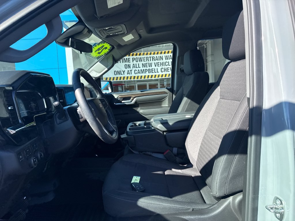 Used 2024 Chevrolet Silverado 1500 LT AWD/4WD image 11