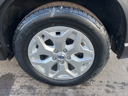 Used 2024 Subaru Forester Base image 11