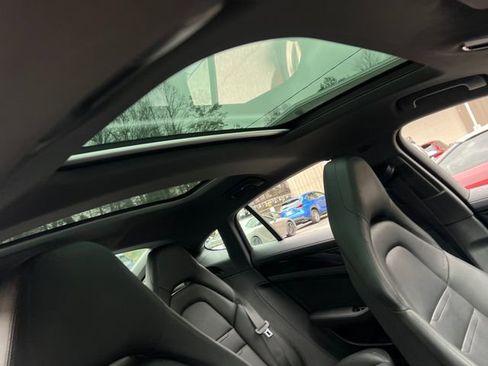 Used 2019 Porsche Panamera image 41