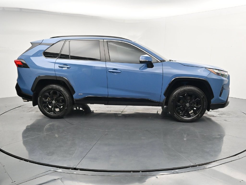 Used 2024 Toyota RAV4 SE w/ Convenience Package AWD/4WD image 9