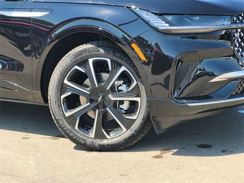 New 2026 Lincoln Nautilus Reserve image 2