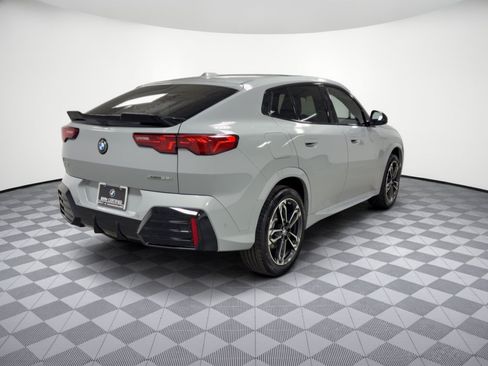 Certified 2026 BMW X2 xDrive28i w/ Technology Package AWD/4WD image 9