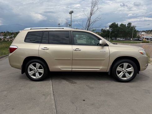 Used 2010 Toyota Highlander Limited AWD/4WD image 8