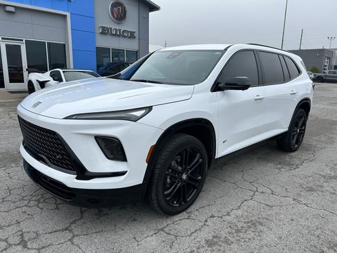 Used 2025 Buick Enclave Sport Touring w/ Power Package image 1