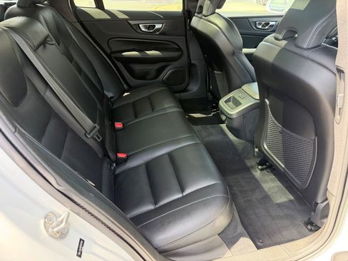 Used 2024 Volvo V60 B5 Cross Country Plus image 17