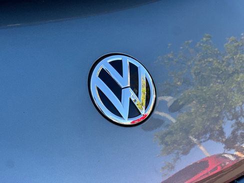 Used 2013 Volkswagen Beetle 2.5 image 28